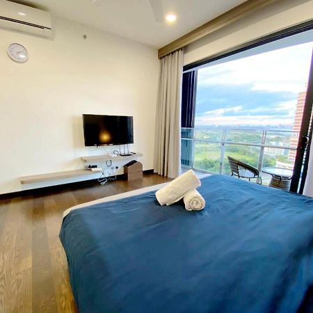 Almas Suites Puteri Harbour 누사자야 외부 사진