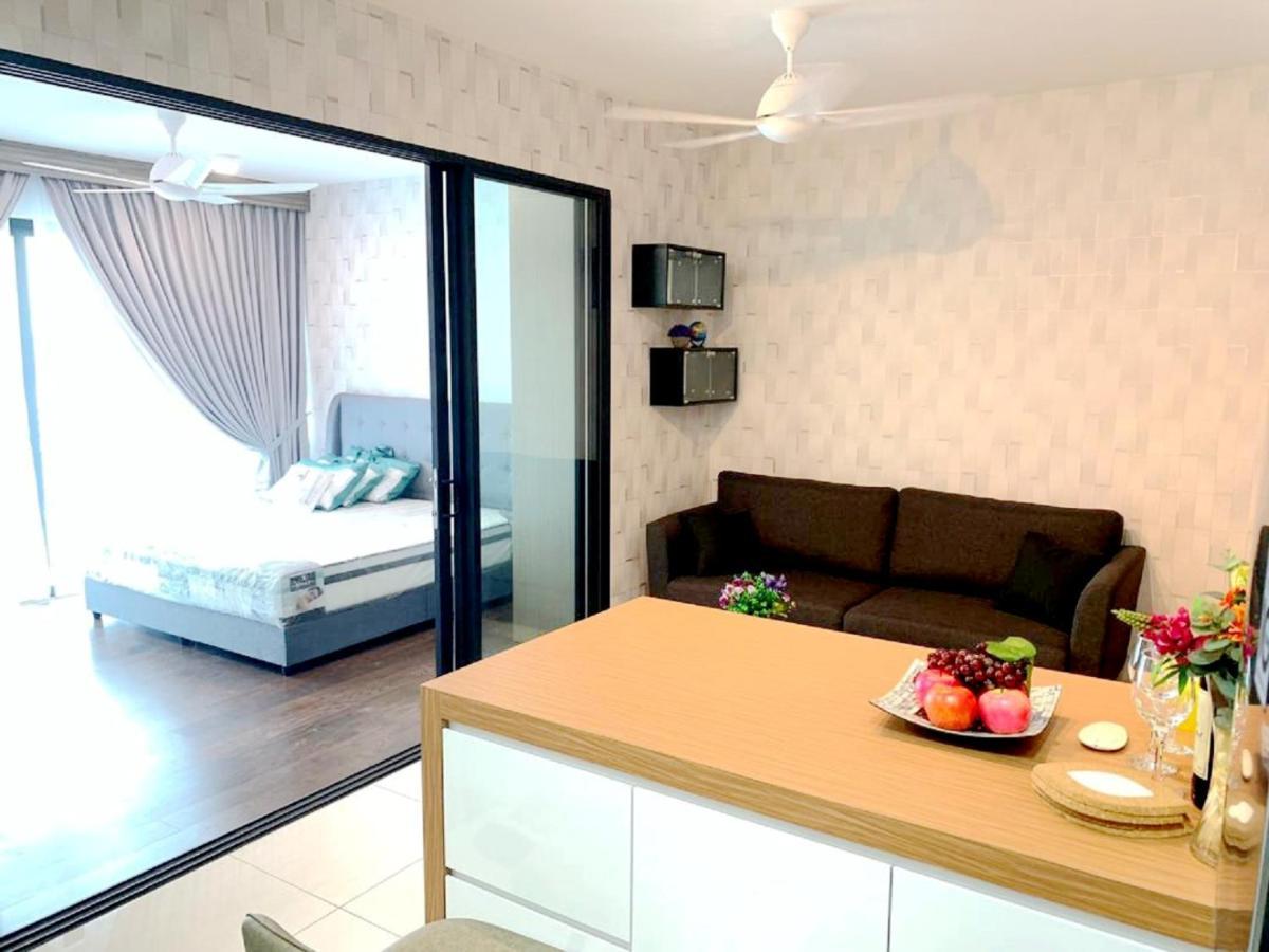 Almas Suites Puteri Harbour 누사자야 외부 사진