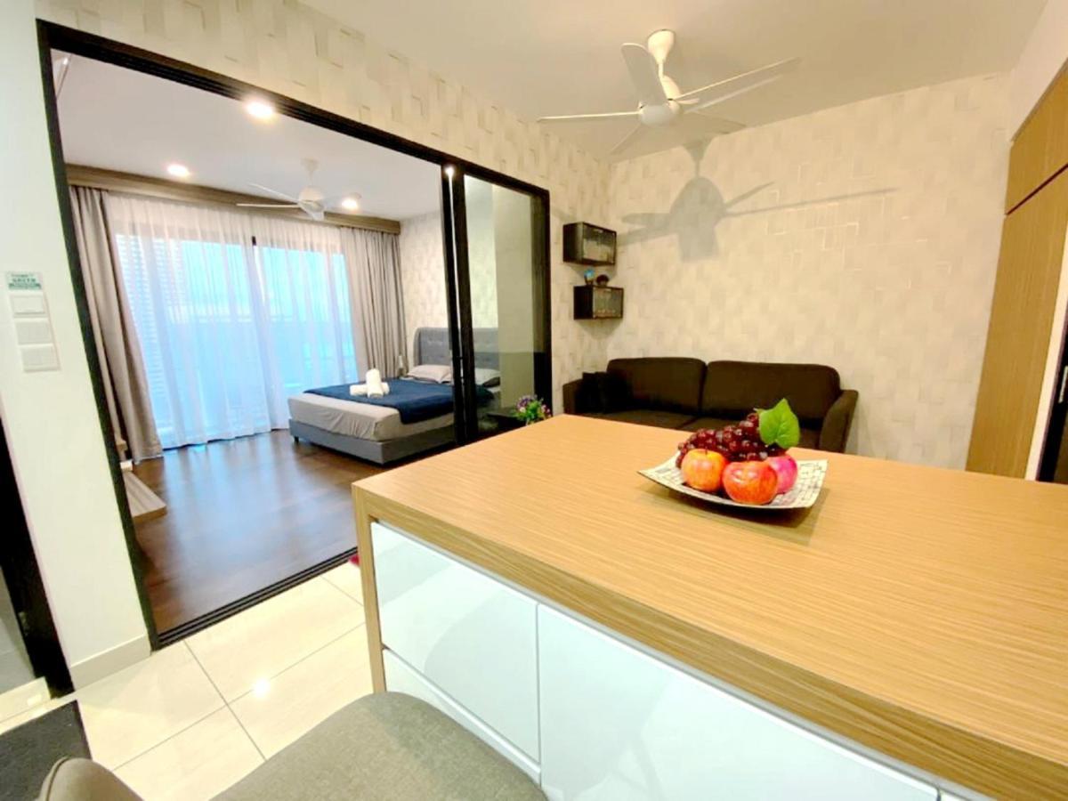 Almas Suites Puteri Harbour 누사자야 외부 사진