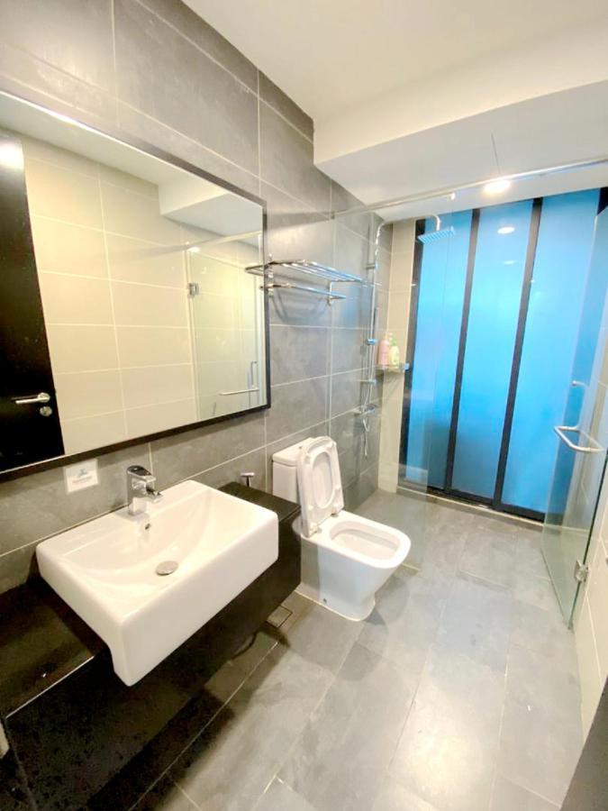 Almas Suites Puteri Harbour 누사자야 외부 사진