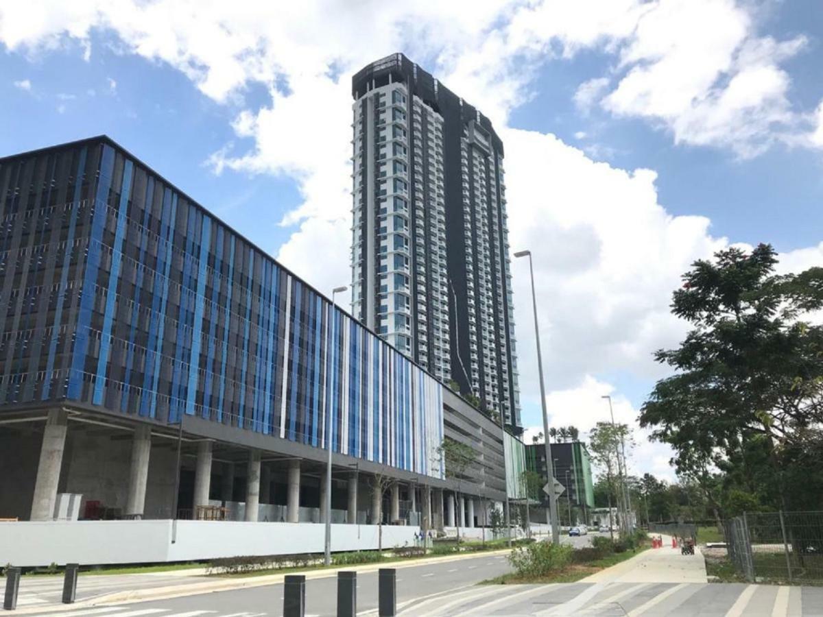 Almas Suites Puteri Harbour 누사자야 외부 사진