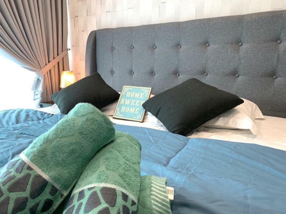 Almas Suites Puteri Harbour 누사자야 외부 사진
