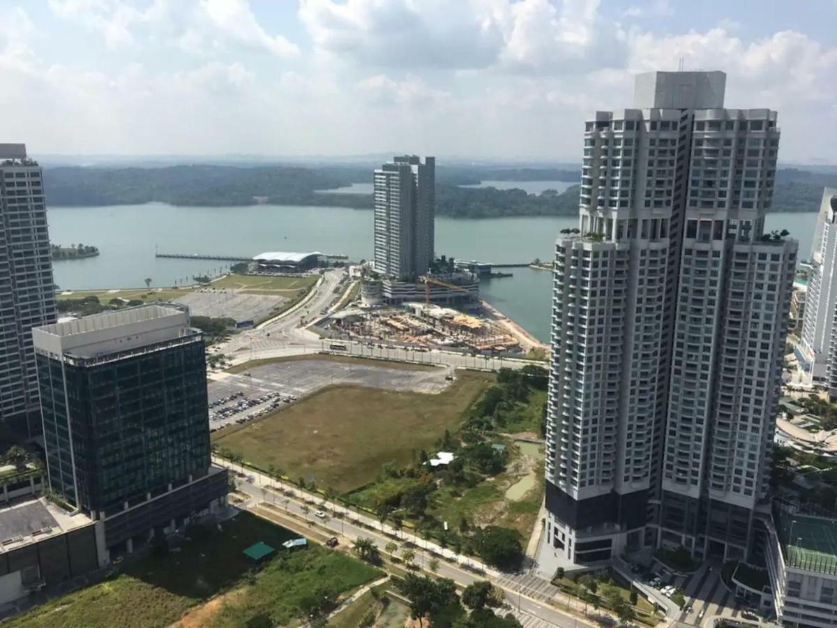 Almas Suites Puteri Harbour 누사자야 외부 사진